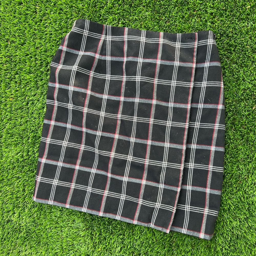 VINTAGE. Plaid Black and Red Women's Skirt